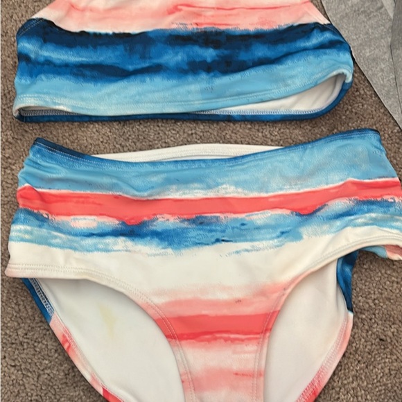 Lot of 10-Girls size 10/12 swimsuits - Picture 9 of 10